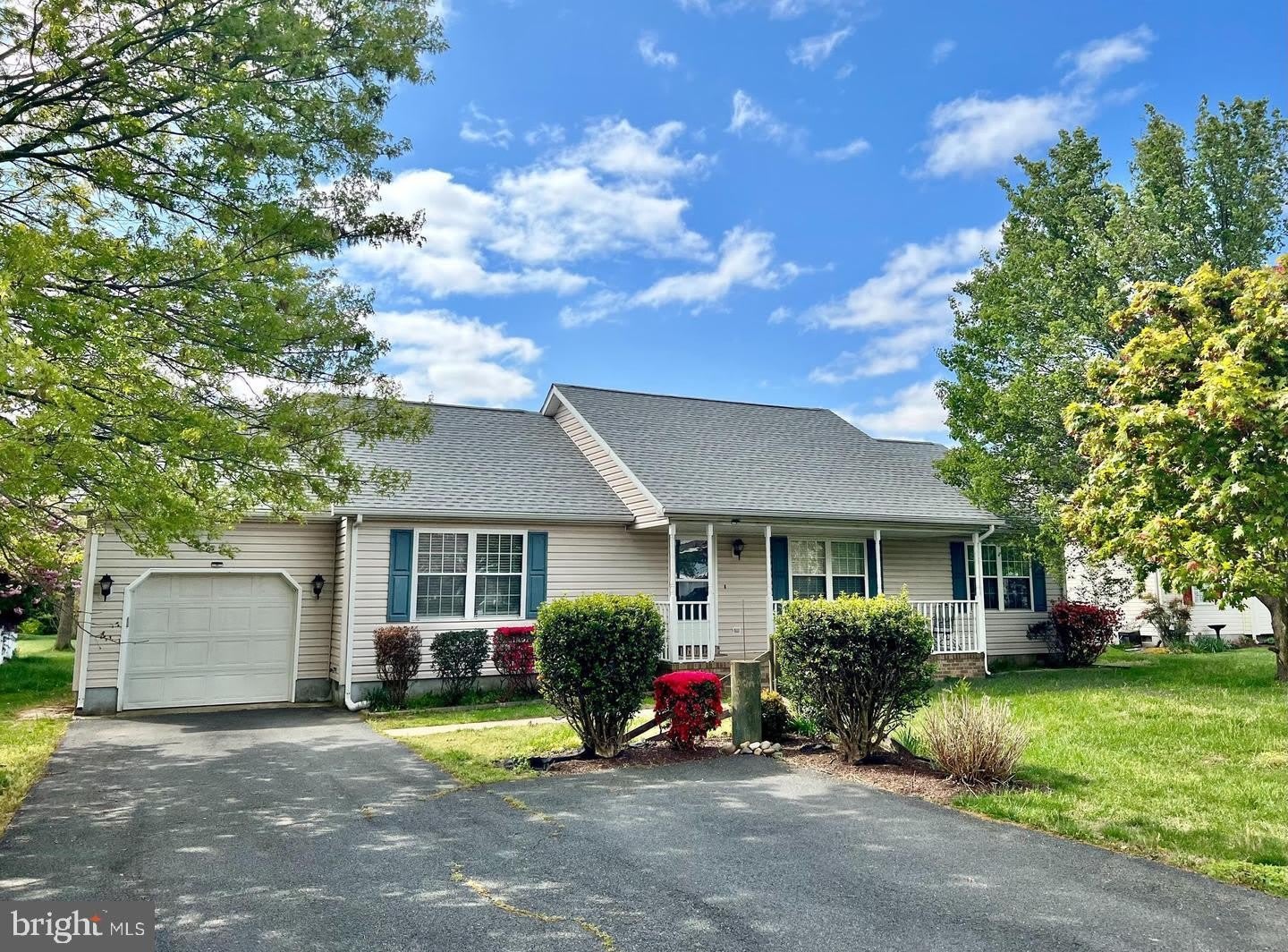 47 RADCLIFFE Drive – photo 1 of 19