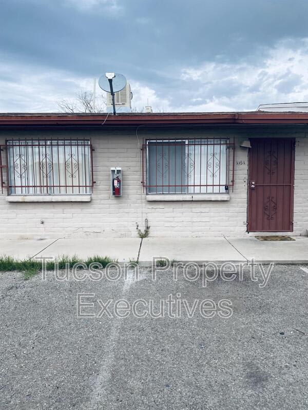 5756 South Park Avenue – photo 1