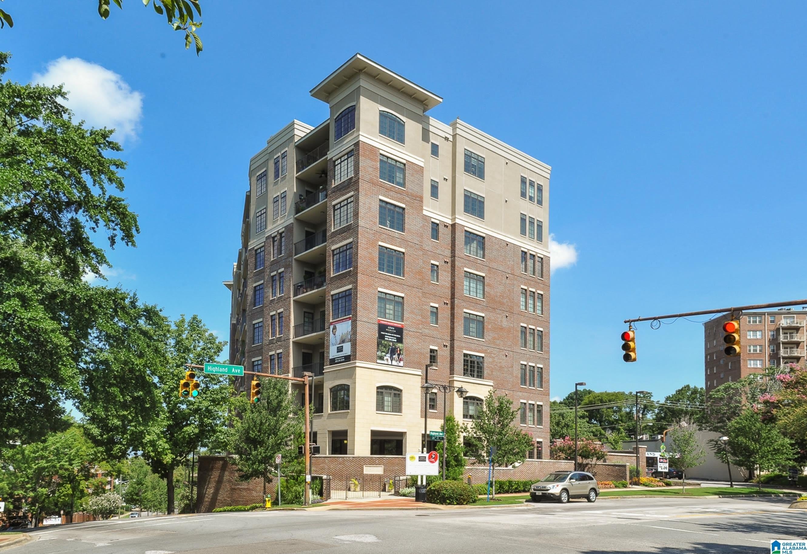 2600 HIGHLAND AVENUE – photo 1