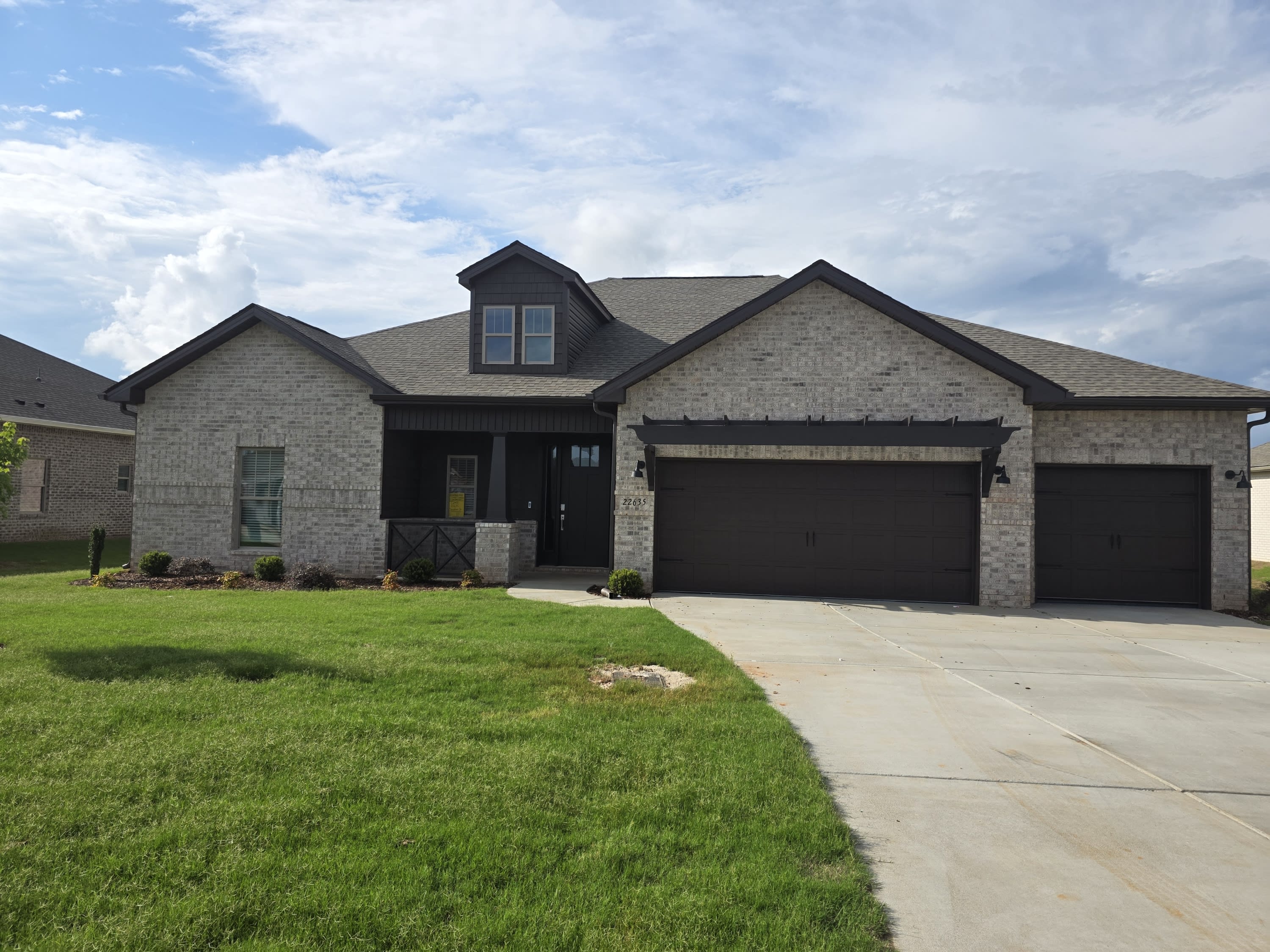22635 Donahue Drive – photo 1