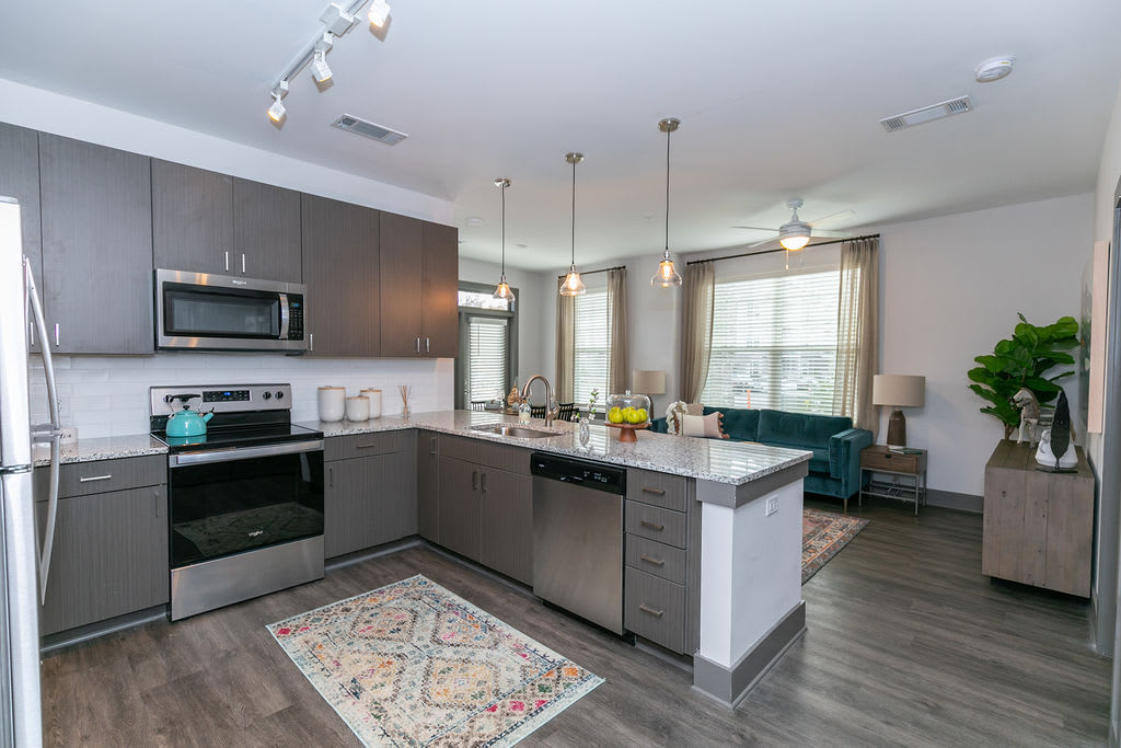 Gibson Flowery Branch – photo 1 of 39