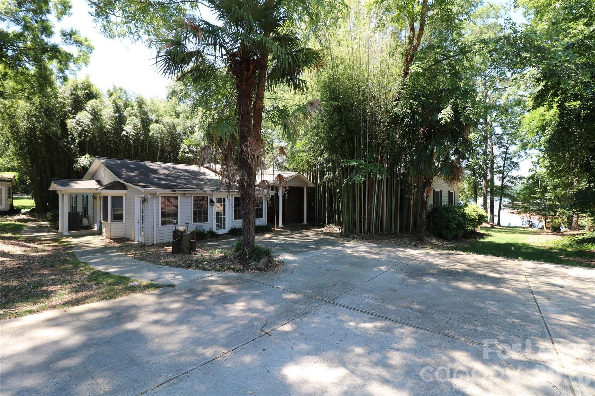4589 Giles Avenue – photo 1 of 93