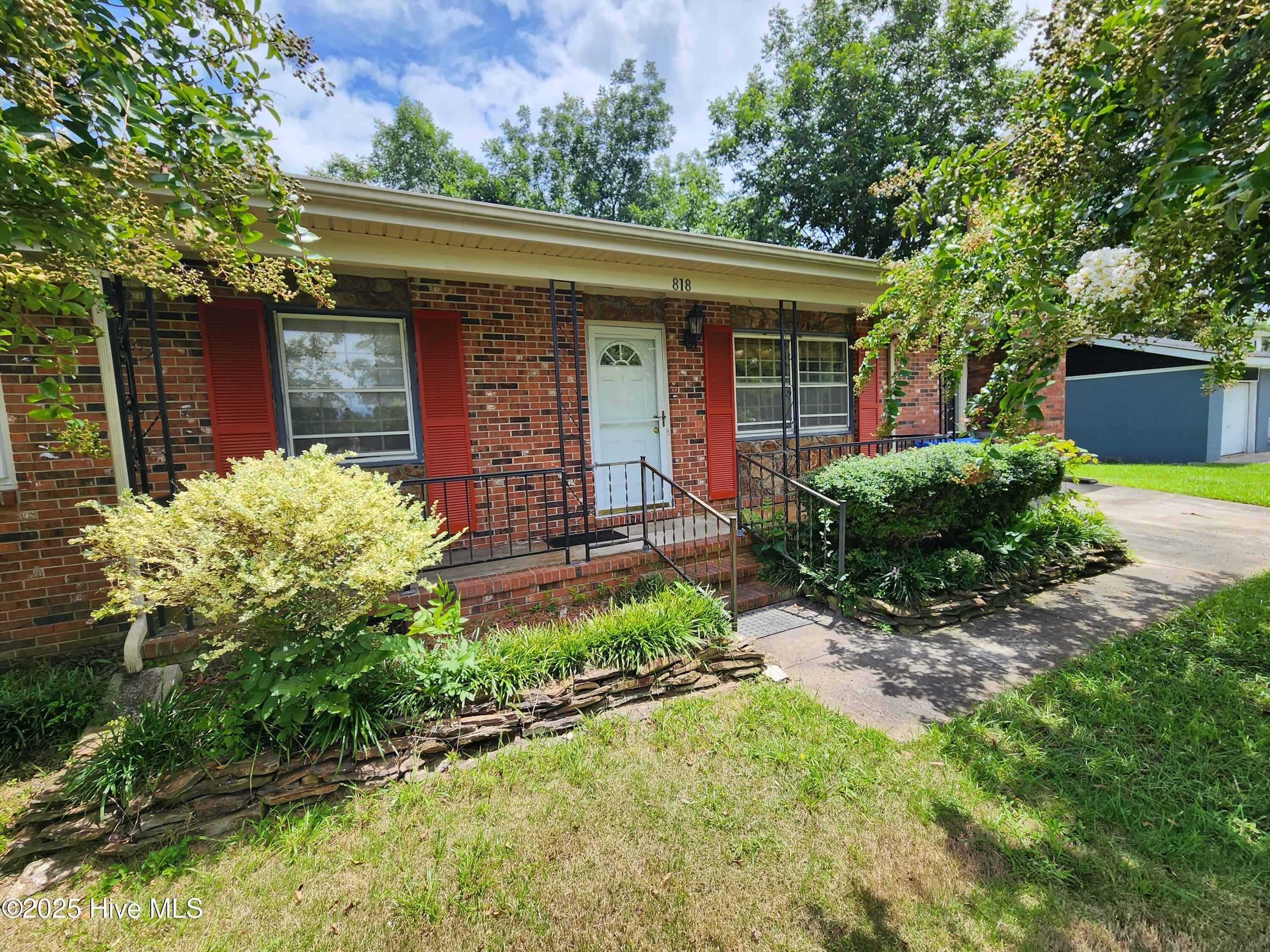 818 Williams Street – photo 1 of 26