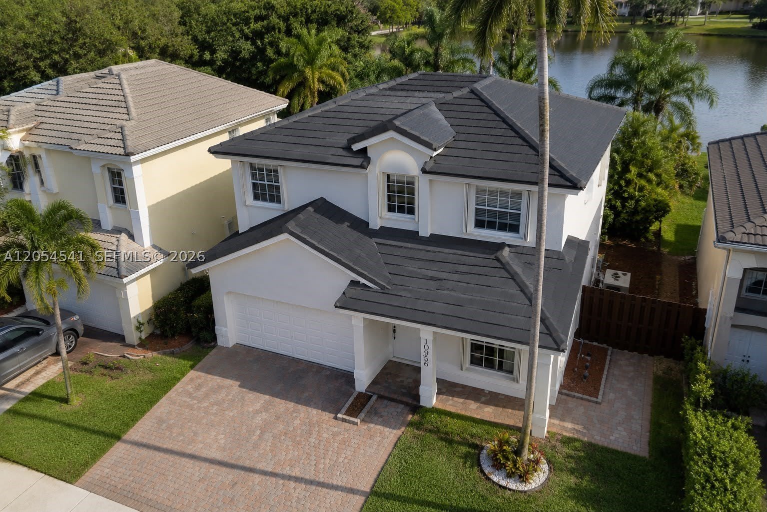 10956 NW 73rd St – photo 1