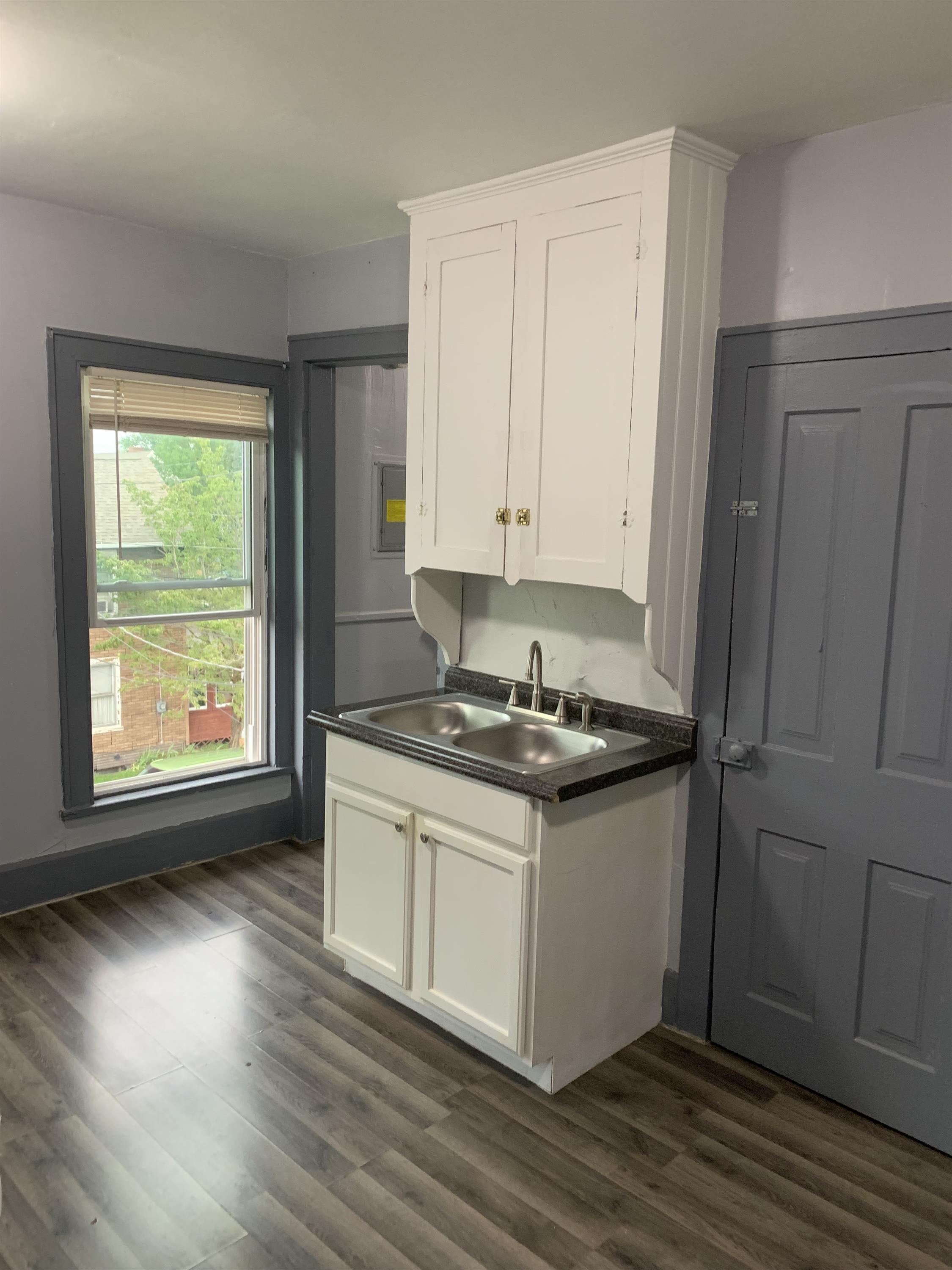 407 Oak Avenue Southeast – photo 1 of 20