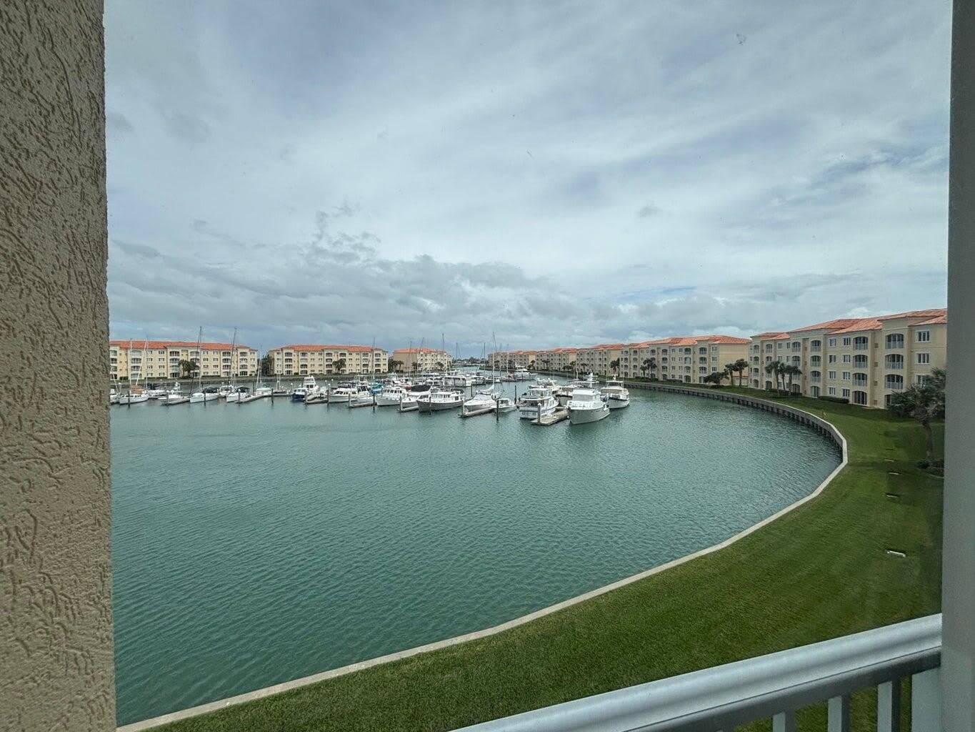 12 HARBOUR ISLE Drive W – photo 1