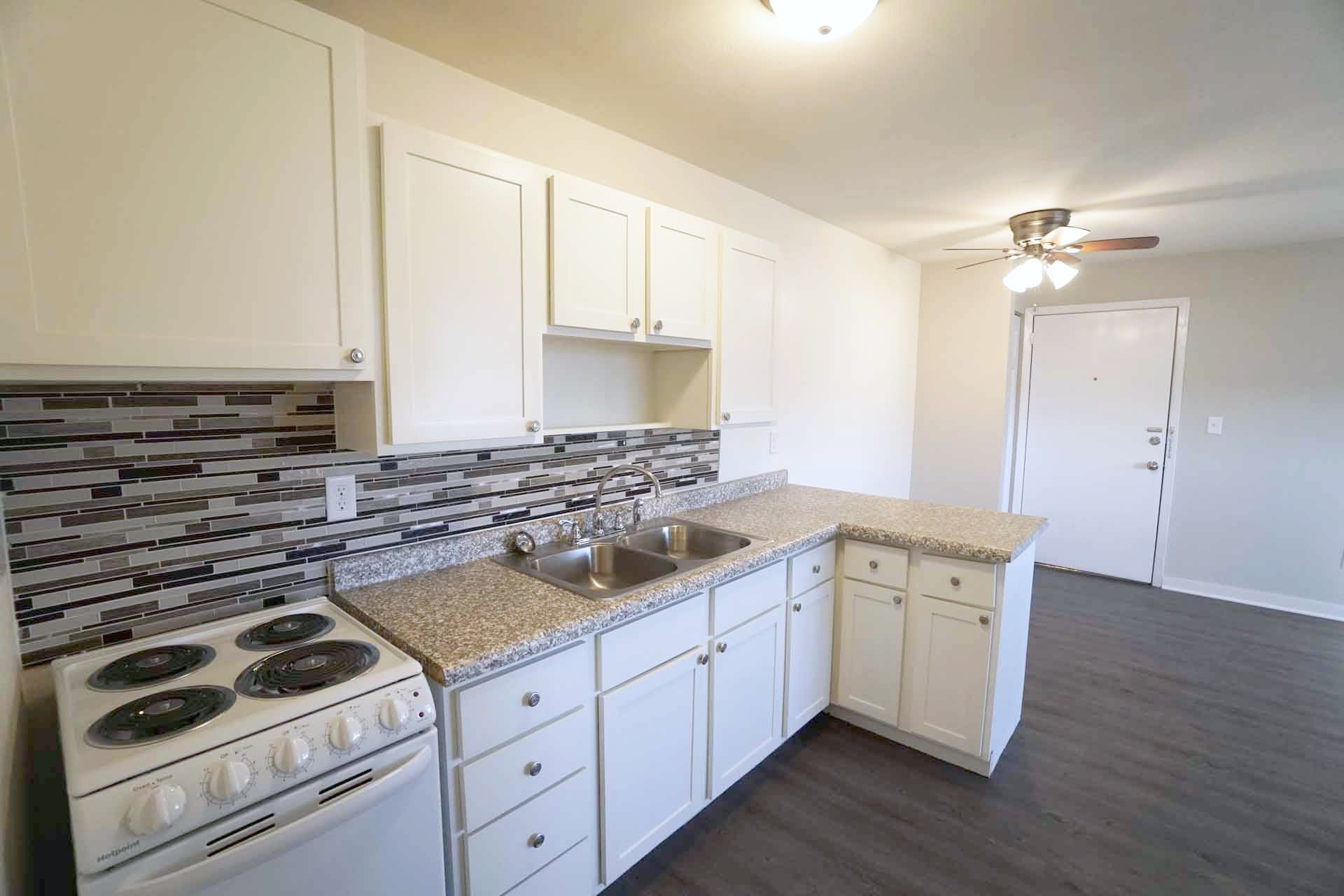 Adrian Apartments – photo 1
