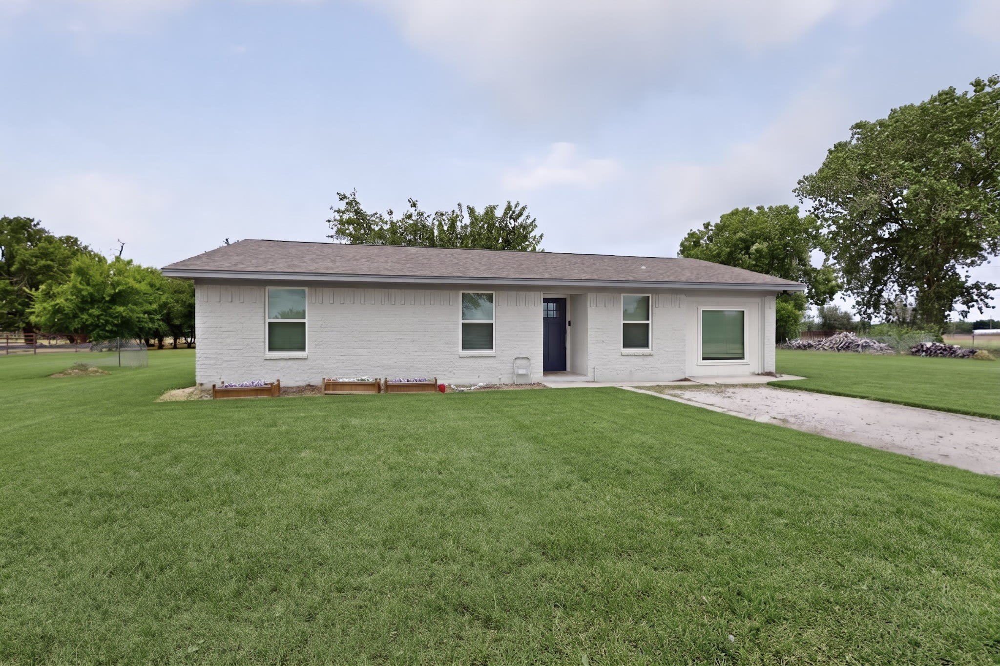 10332 Grabbs Lane – photo 1 of 34