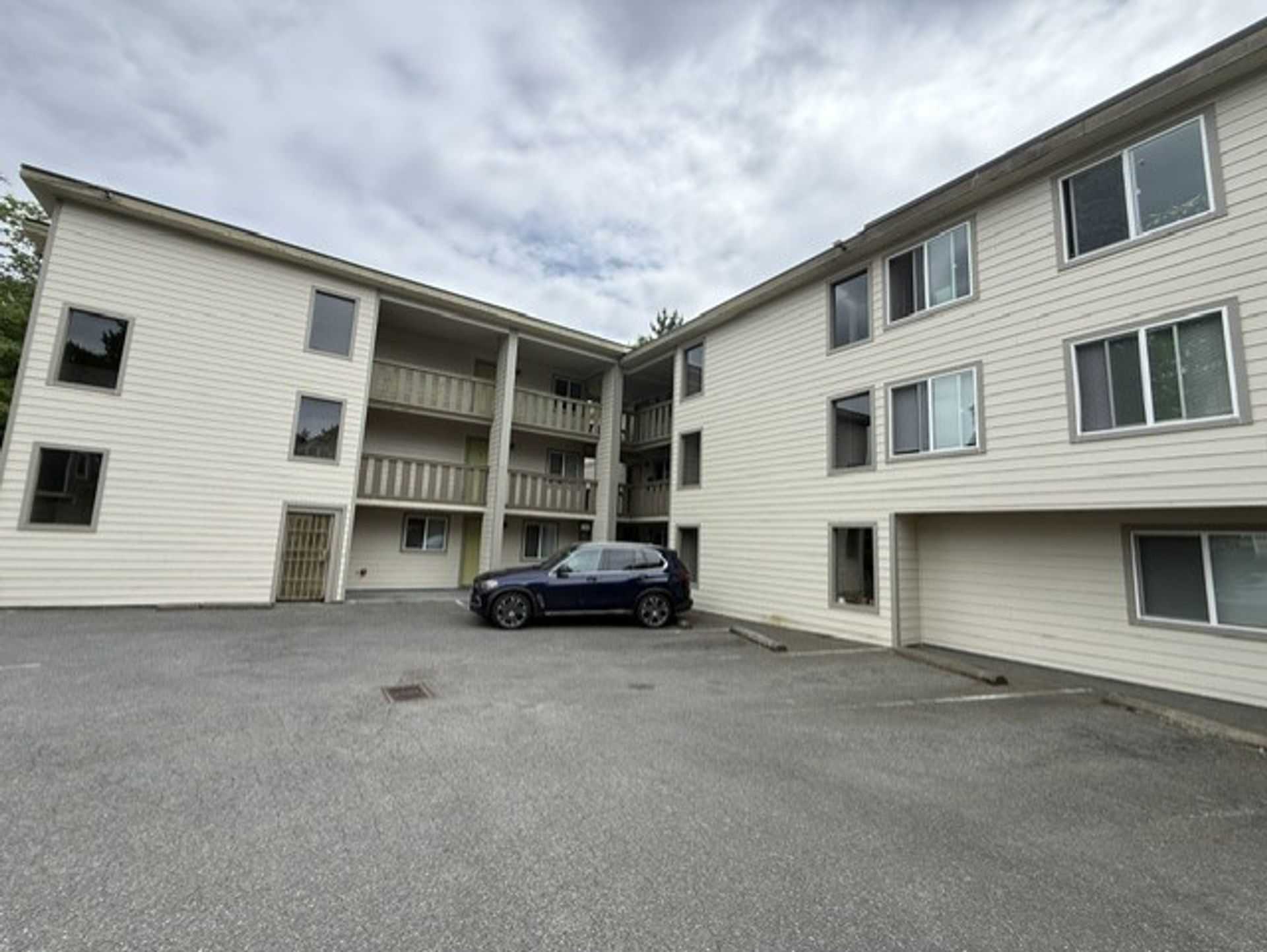 301 Apartments – photo 1