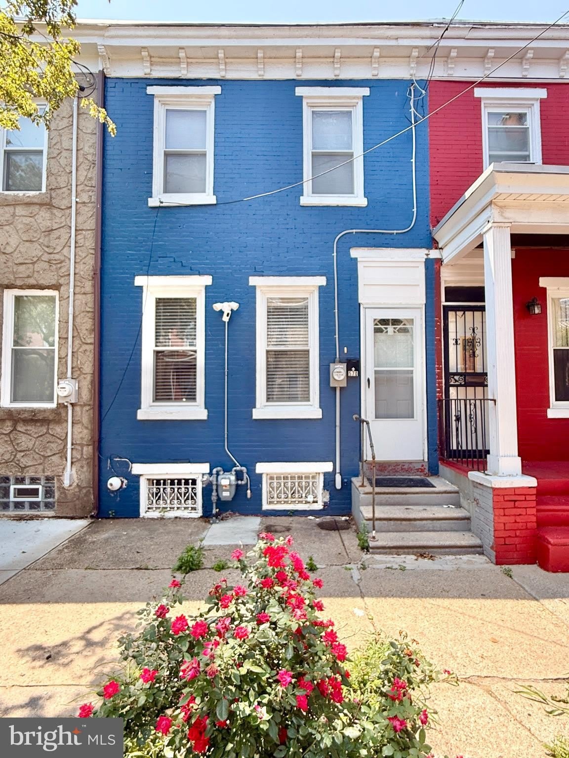 570 LINE Street – photo 1
