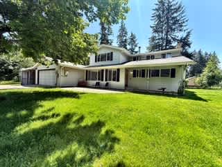 450 Northeast Riverhill Drive – photo 1 of 50