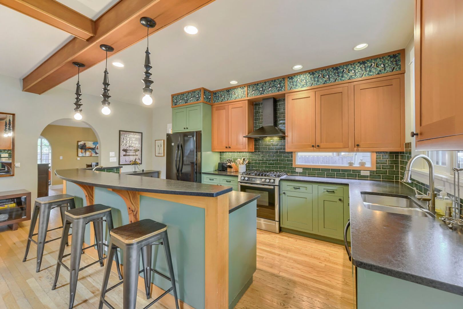 Elegant 4BR Retreat by Chautauqua & CU – photo 1