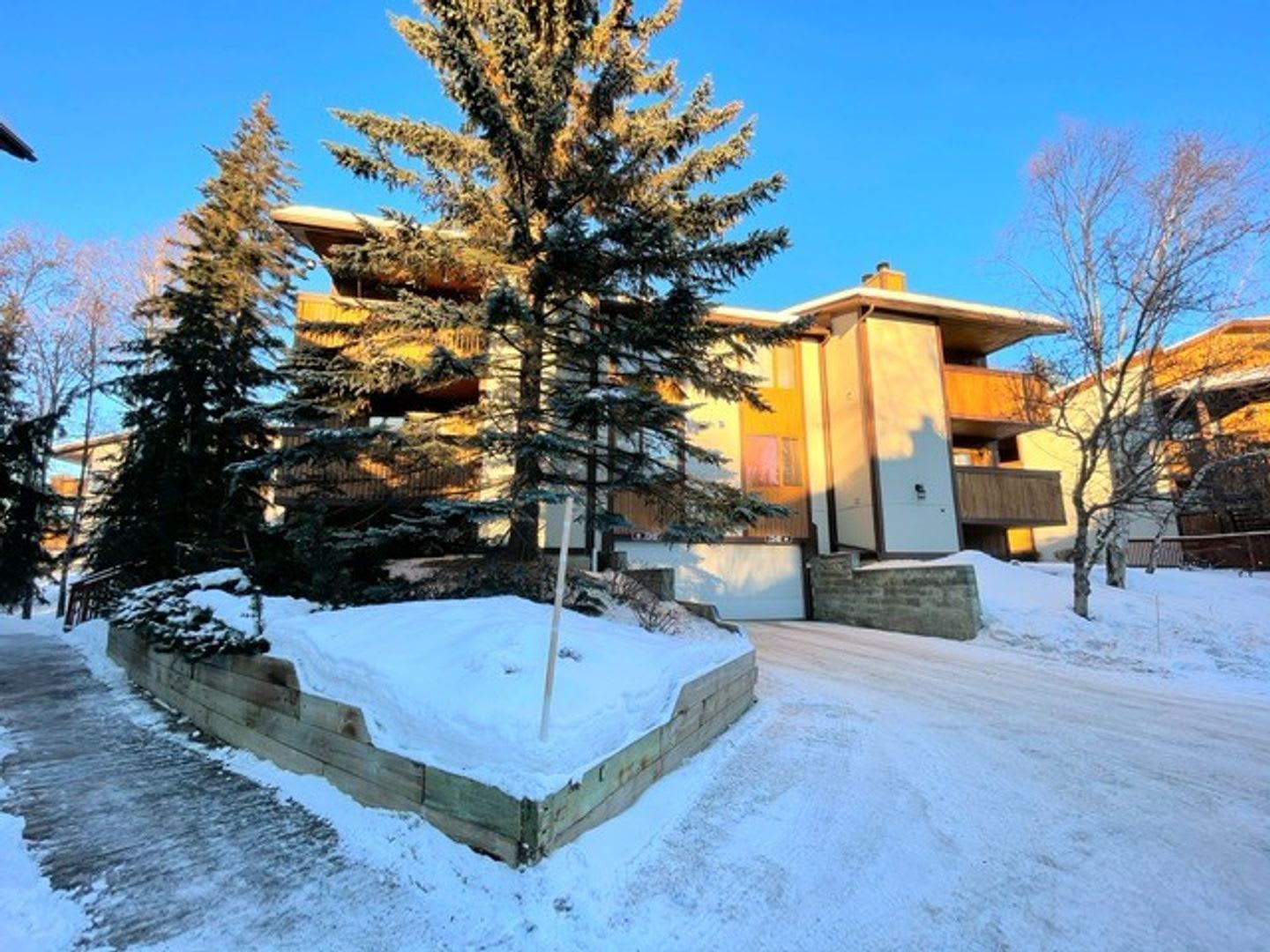 Beautiful Two Bedroom Condo in South Anchorage – photo 1