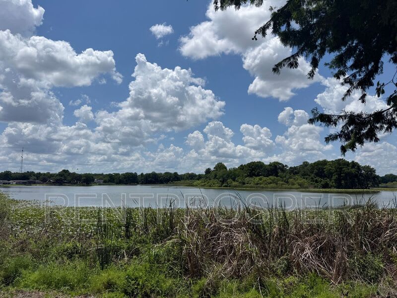 4022 Versailles Dr – photo 1