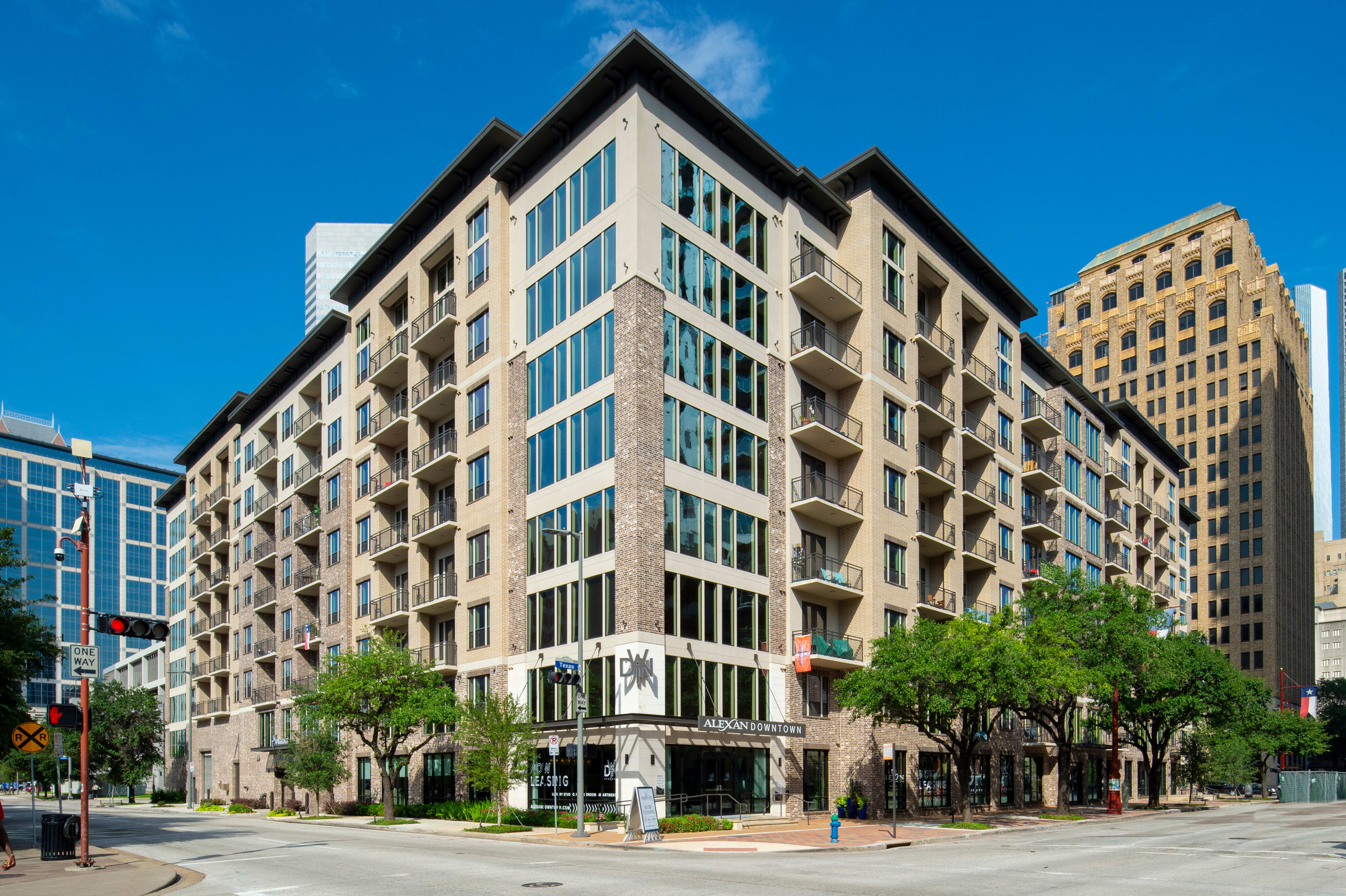 1414 Texas Downtown – photo 1