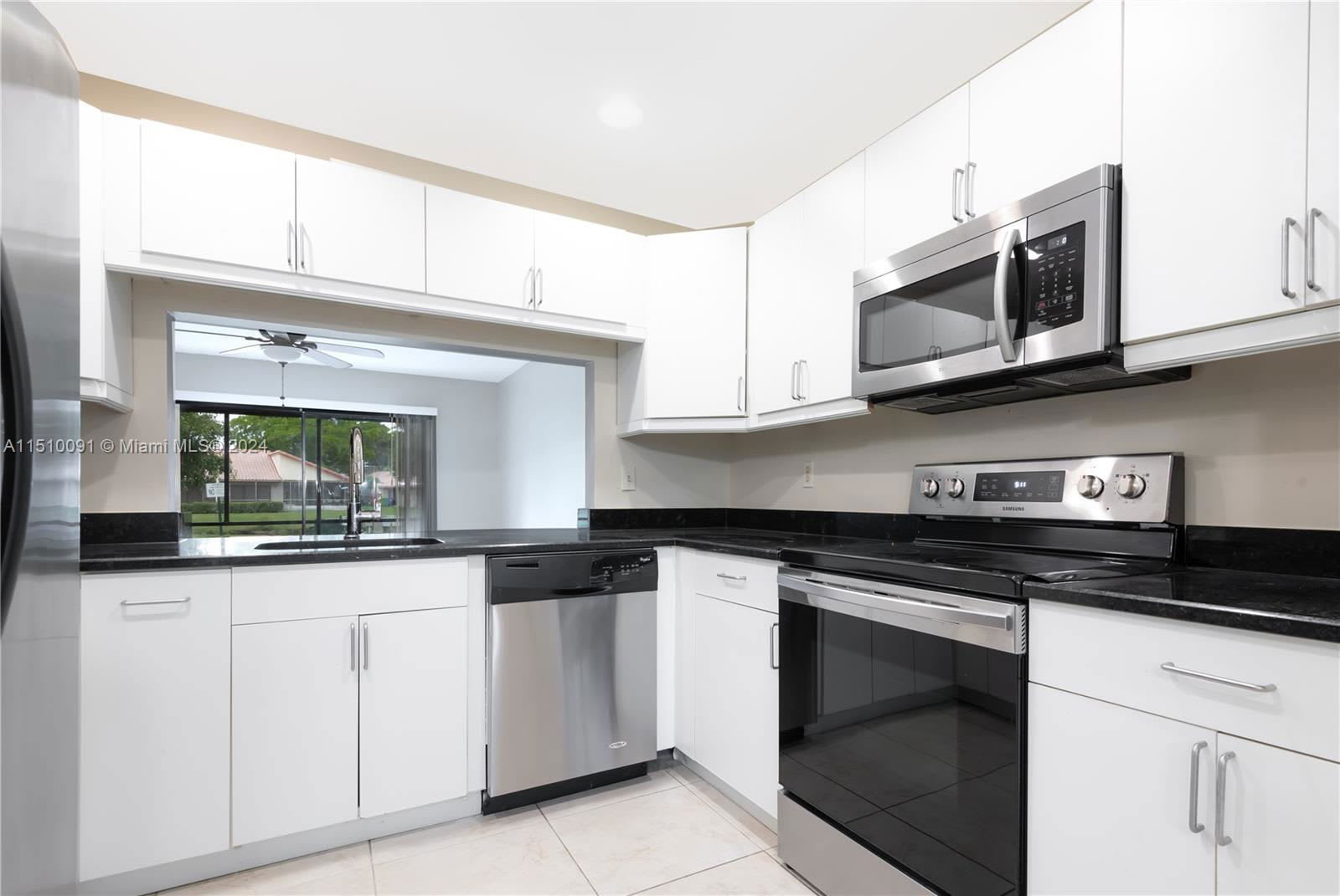 231 Lakeside Circle – photo 1