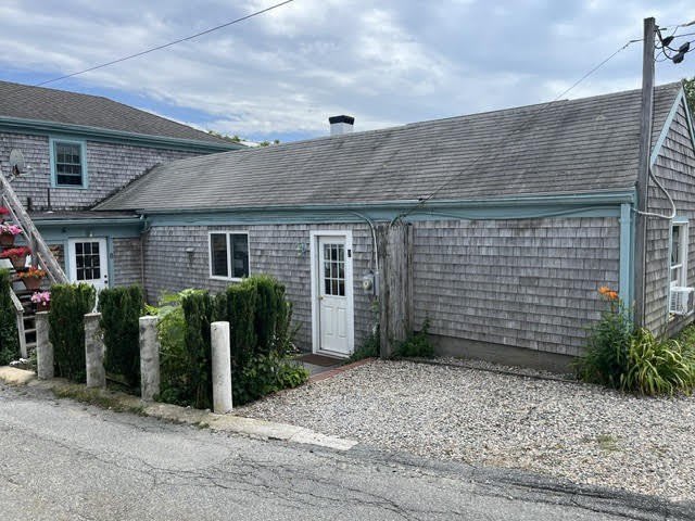 398 Commercial Street – photo 1 of 7