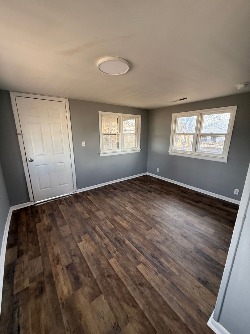 2 Bedroom 1 Bathroom Mobile Home – photo 1 of 11