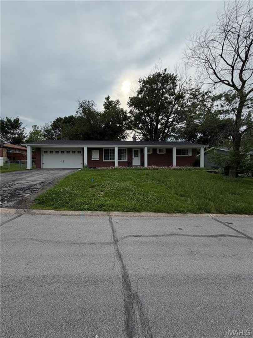 713 PLAZA DRIVE – photo 1 of 18