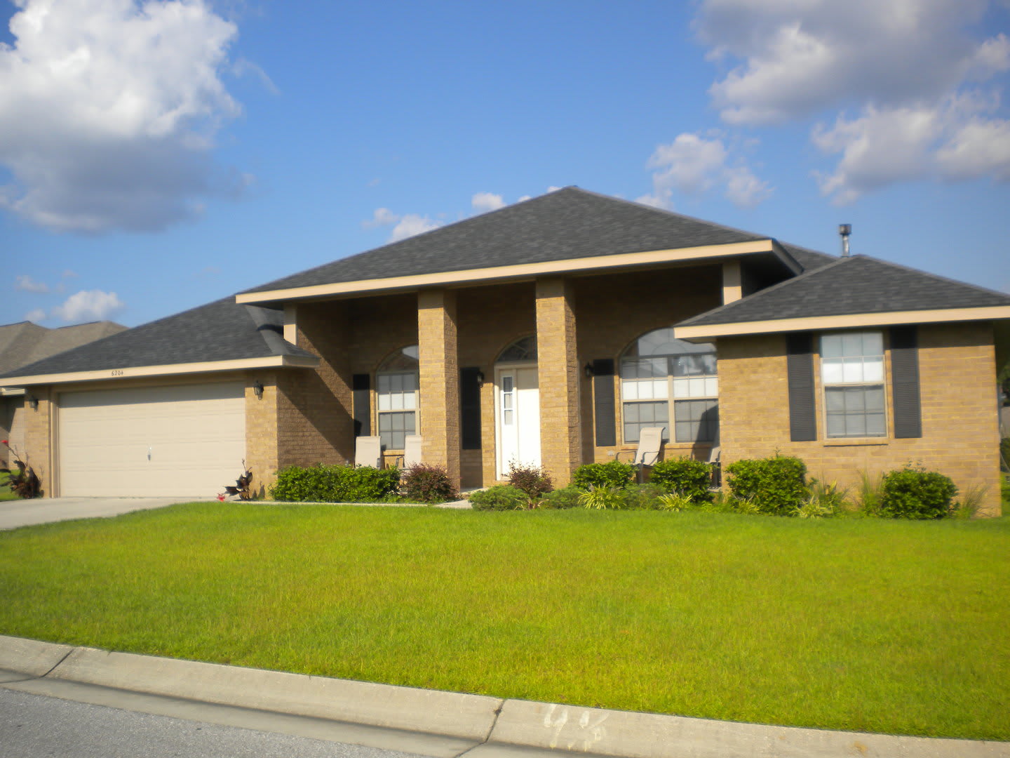 Beautiful 4BR/2BA home in North Central Pensacola. – photo 1 of 14