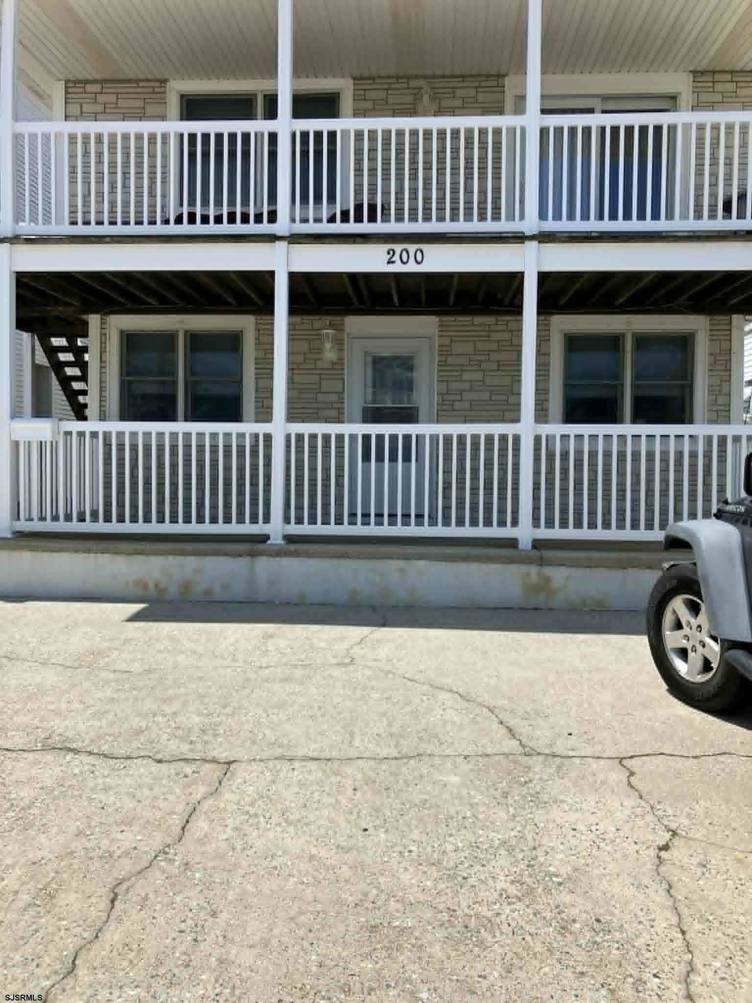 200 N 14TH ST – photo 1