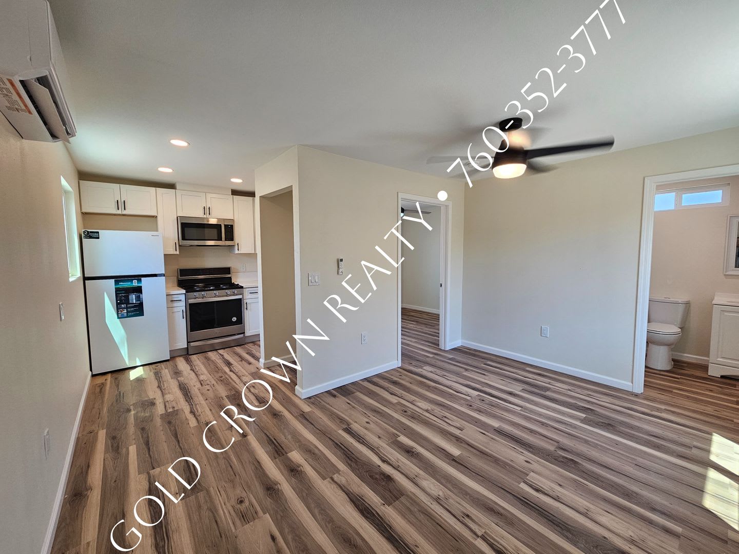 Newly Built 1 bedroom Apartment with Private yard – photo 1 of 9