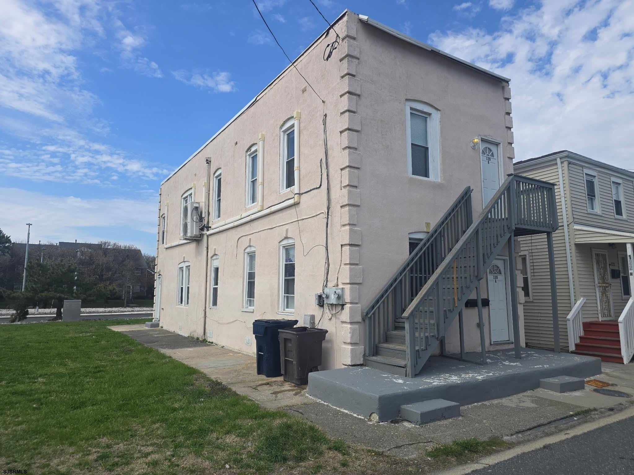 120 N Congress Ave – photo 1 of 13