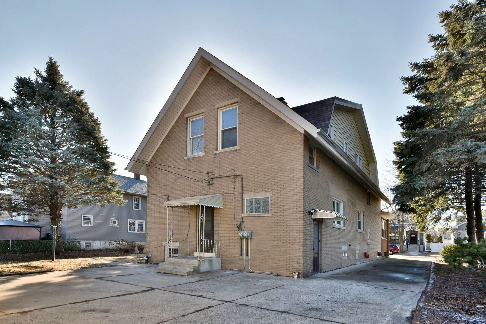 3521 Oak Avenue – photo 1 of 8