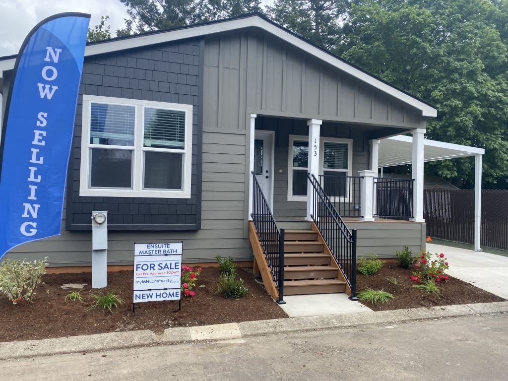 13640 S E Highway 212 – photo 1 of 228