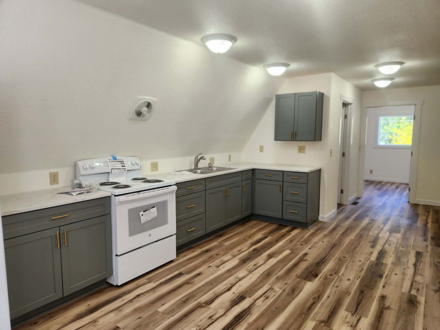 Brand-New Apartment with All Utilities Paid! – photo 1 of 10