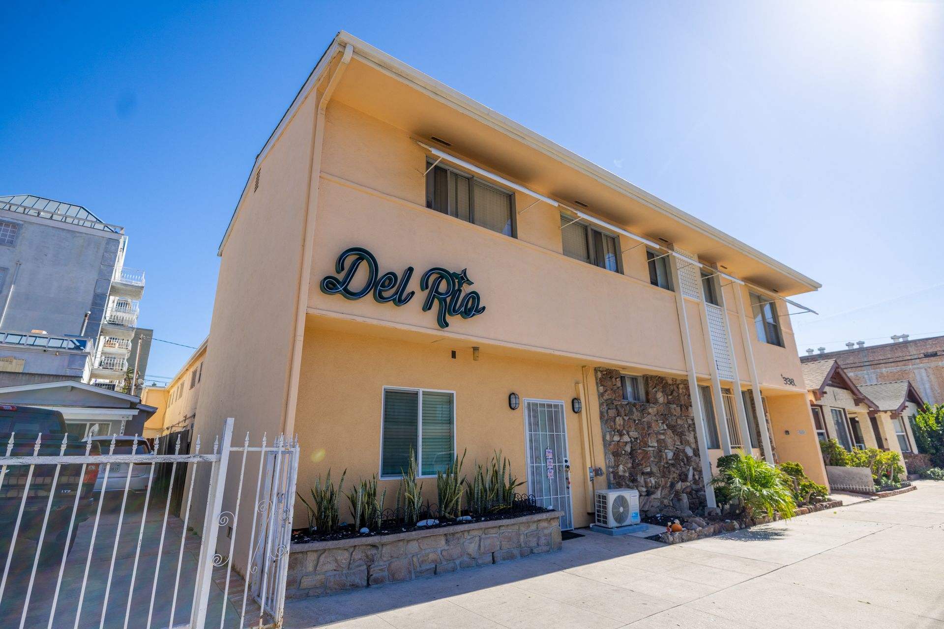 Del Rio Apartments – photo 1