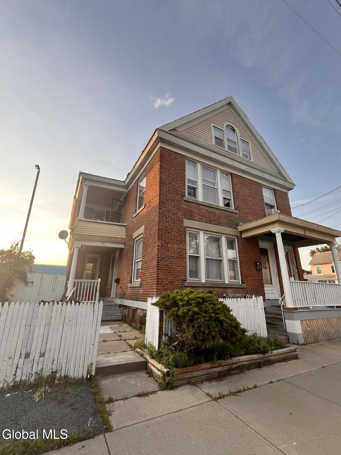 1 Chestnut Street – photo 1 of 9
