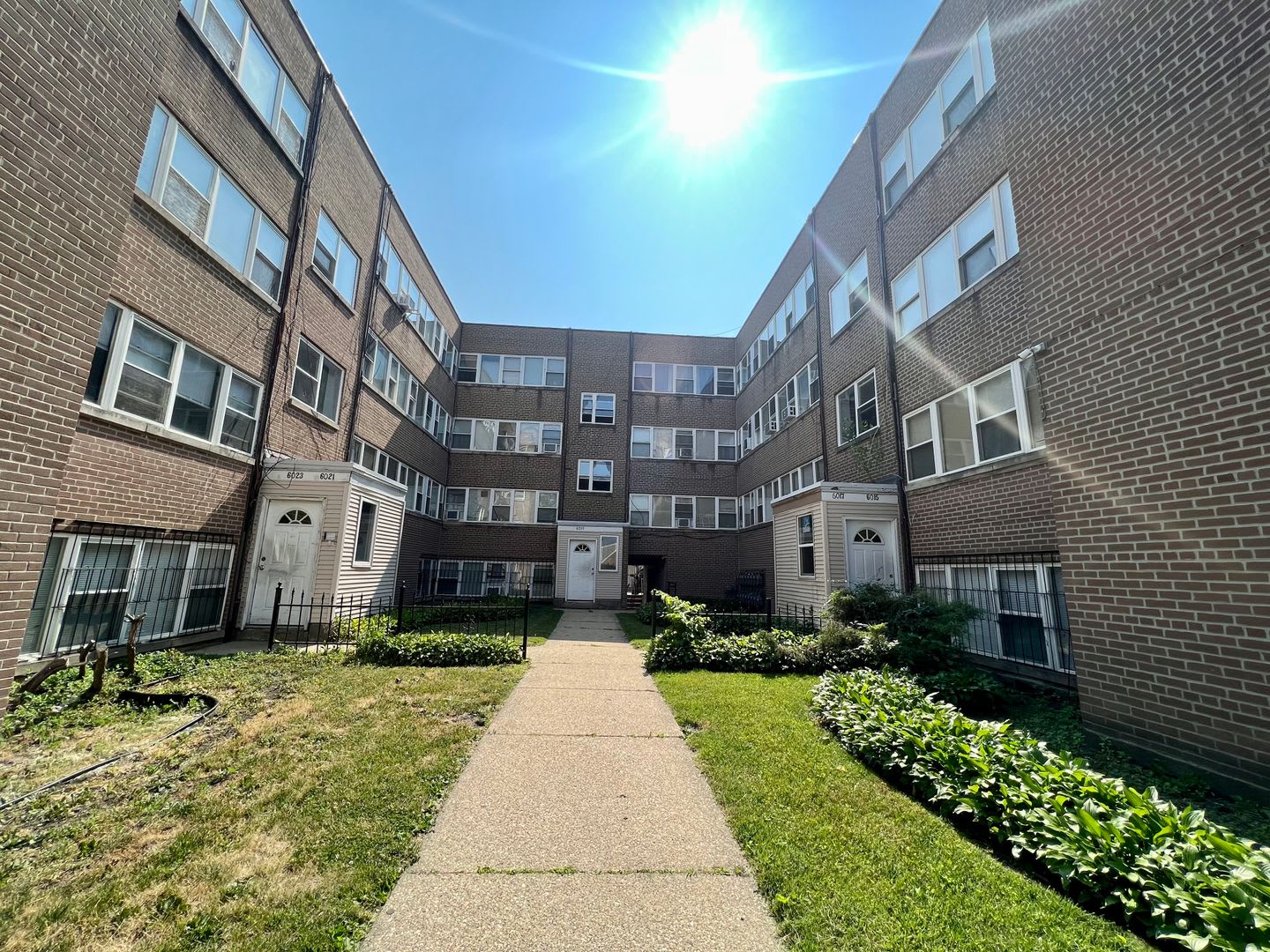 6021 North Fairfield Avenue – photo 1