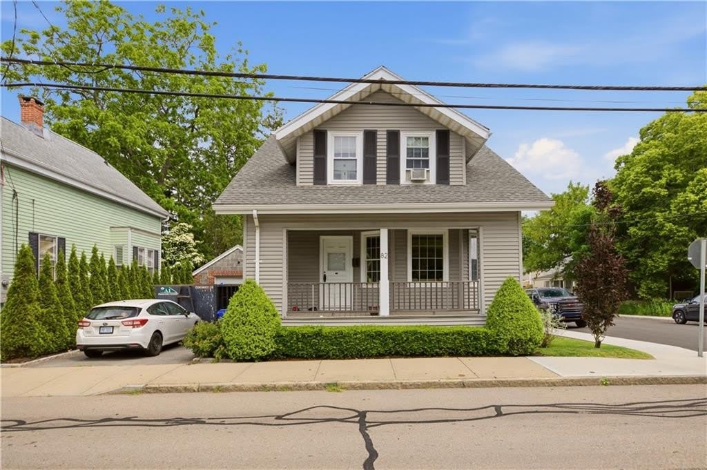 82 Van Zandt Avenue – photo 1 of 32