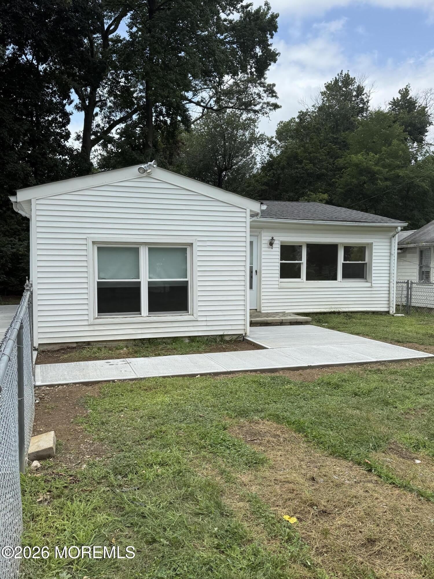 33 Weaverville Road – photo 1