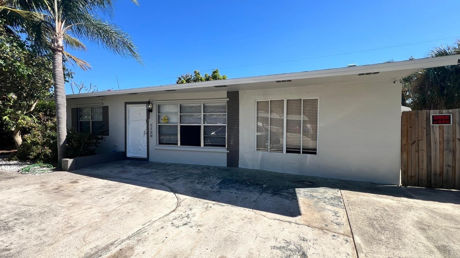 1120 NE 23rd Place – photo 1