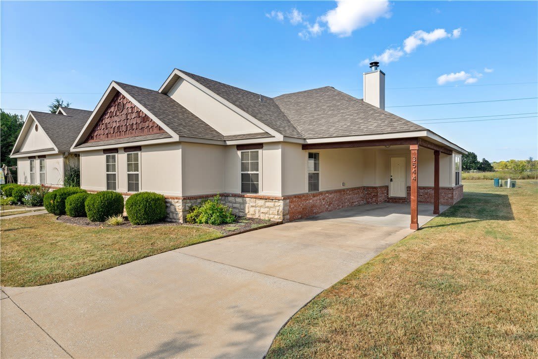 3544 E Crow Lane – photo 1 of 21