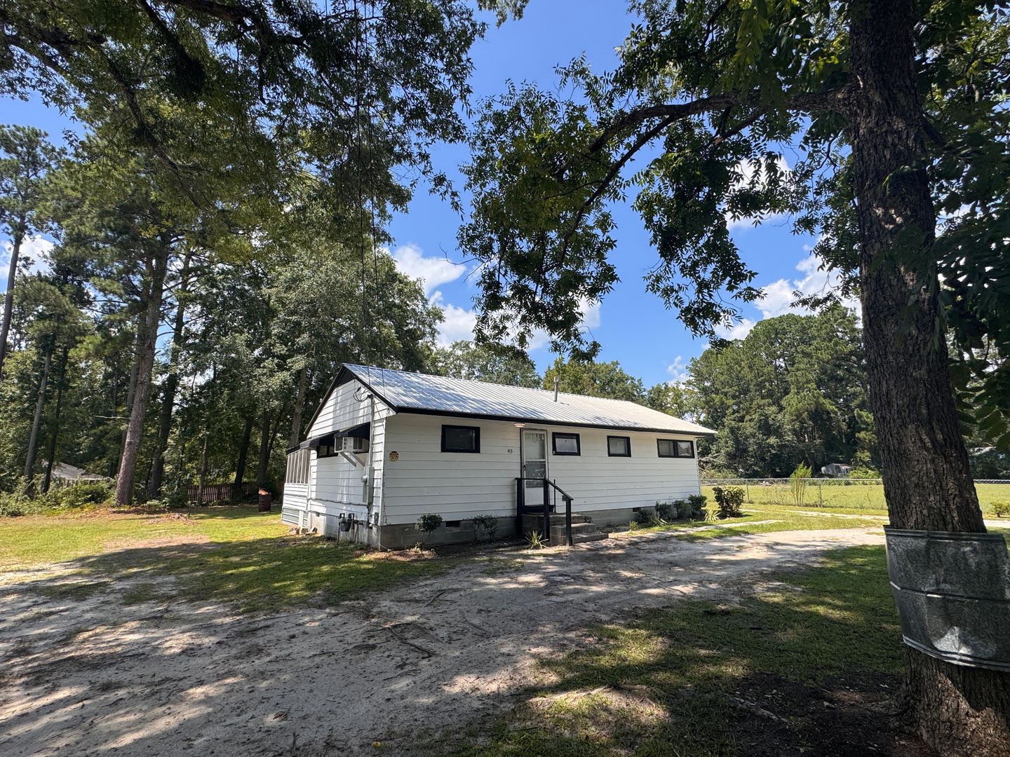 413 Dell Dr Thomson Ga 1200 Rent Month – photo 1 of 17