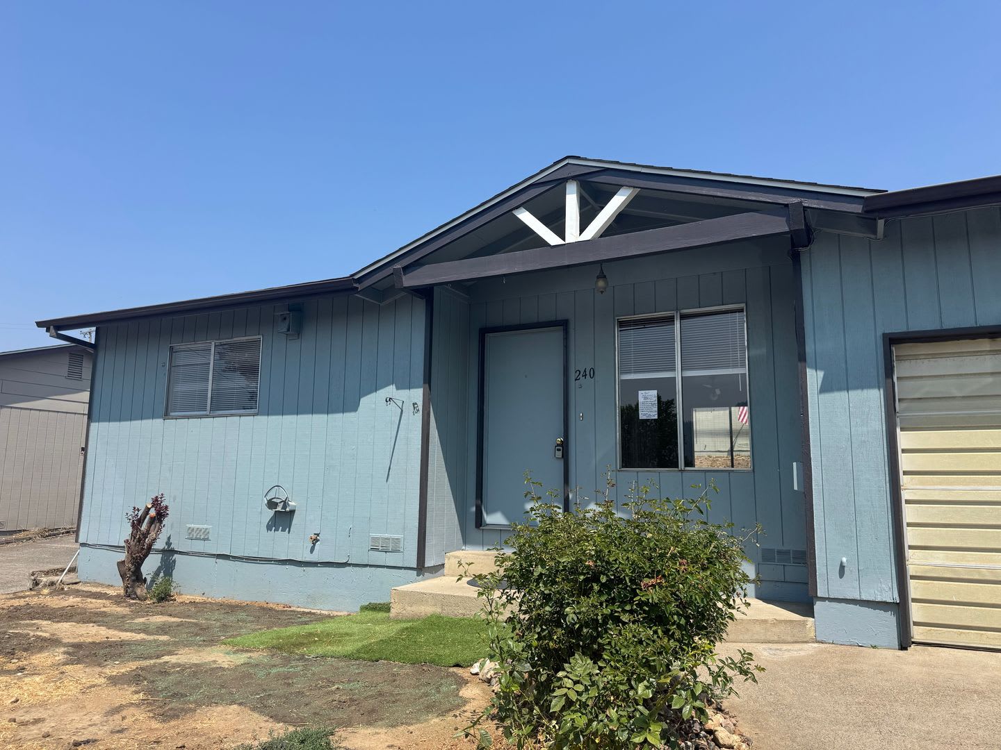 2 Bedroom Duplex with Garage – photo 1 of 12