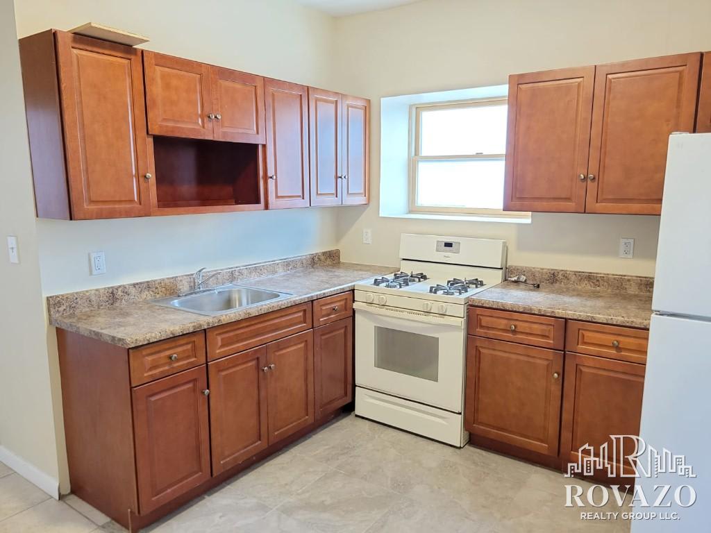 959 Grove Street – photo 1 of 19