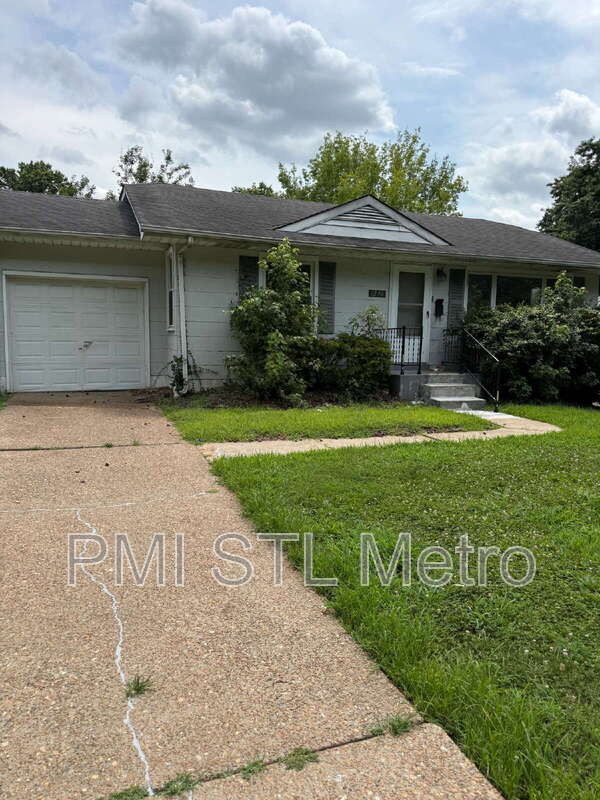 1246 Darr Dr – photo 1 of 12