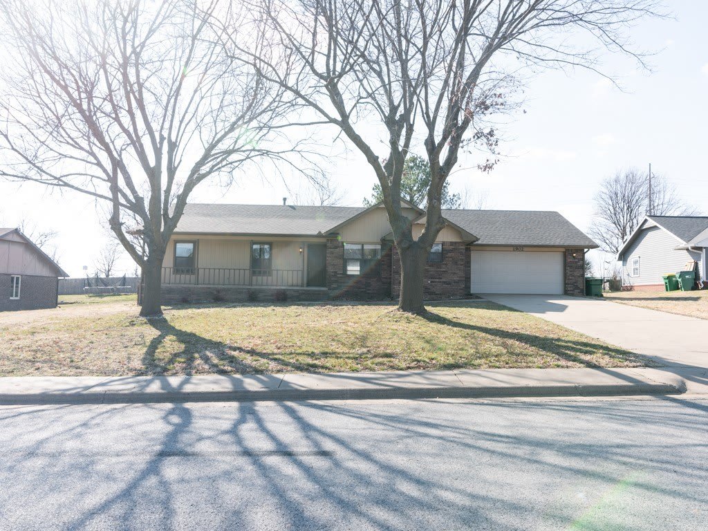 1902 Thrush Street – photo 1