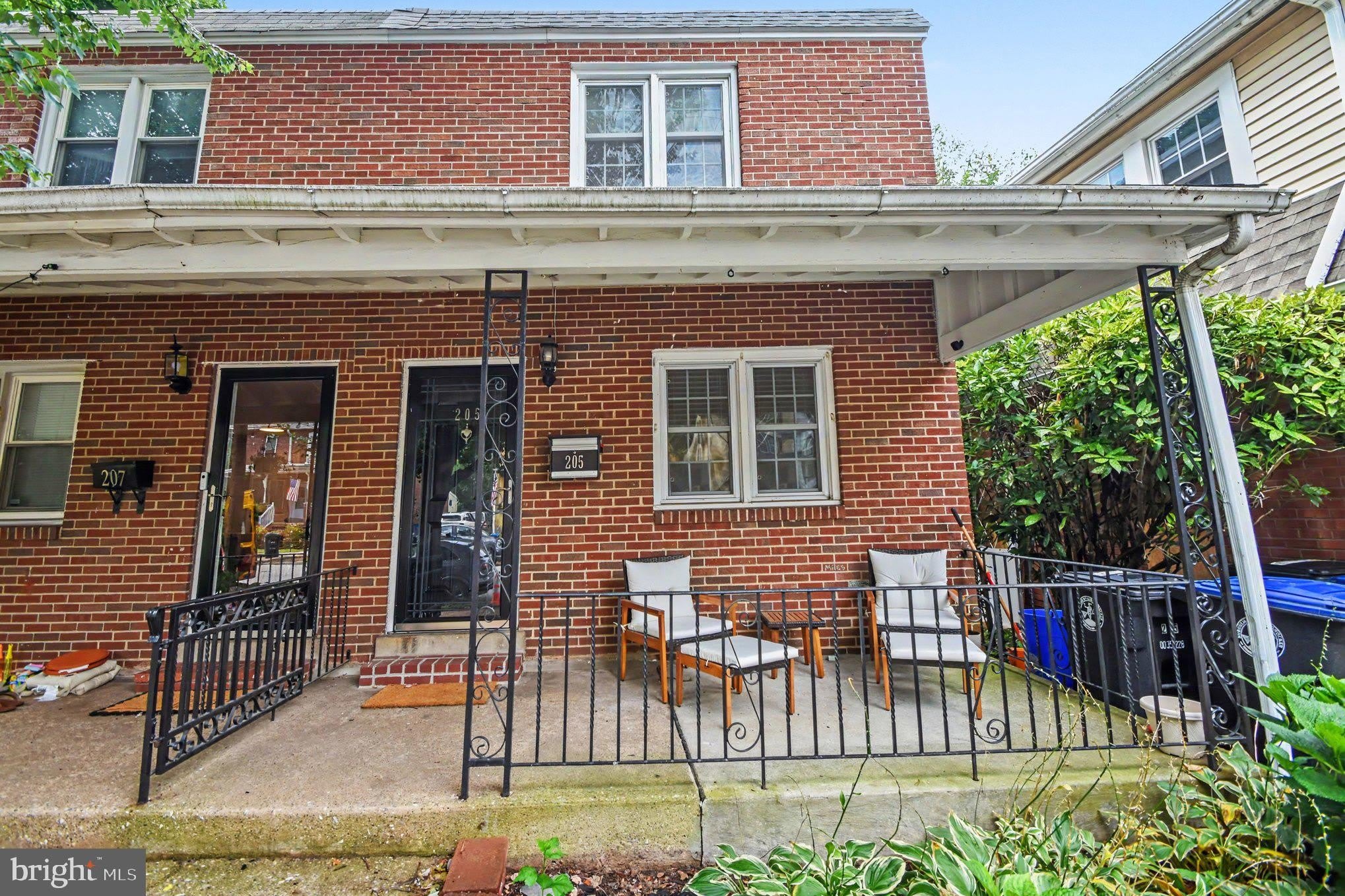 205 E 10TH Avenue – photo 1 of 30