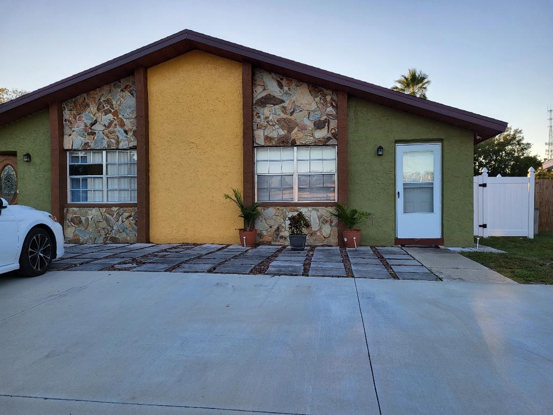 11103 Harding Dr – photo 1 of 9