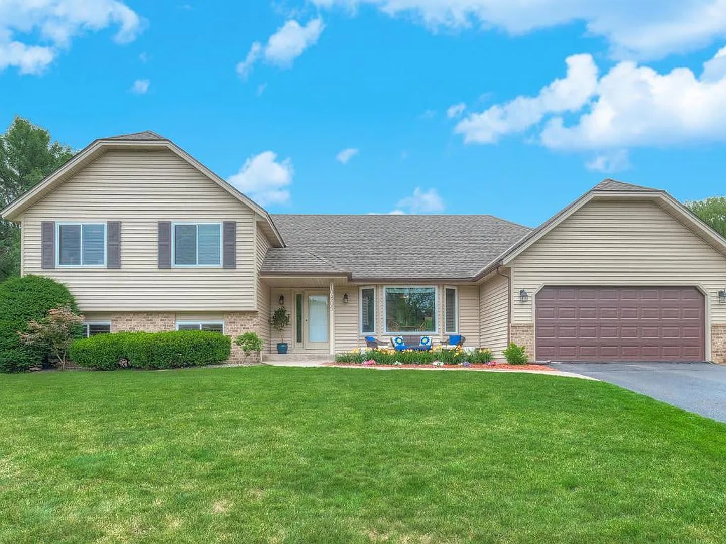 Beautiful 4BR/3BA Plymouth Home – photo 1