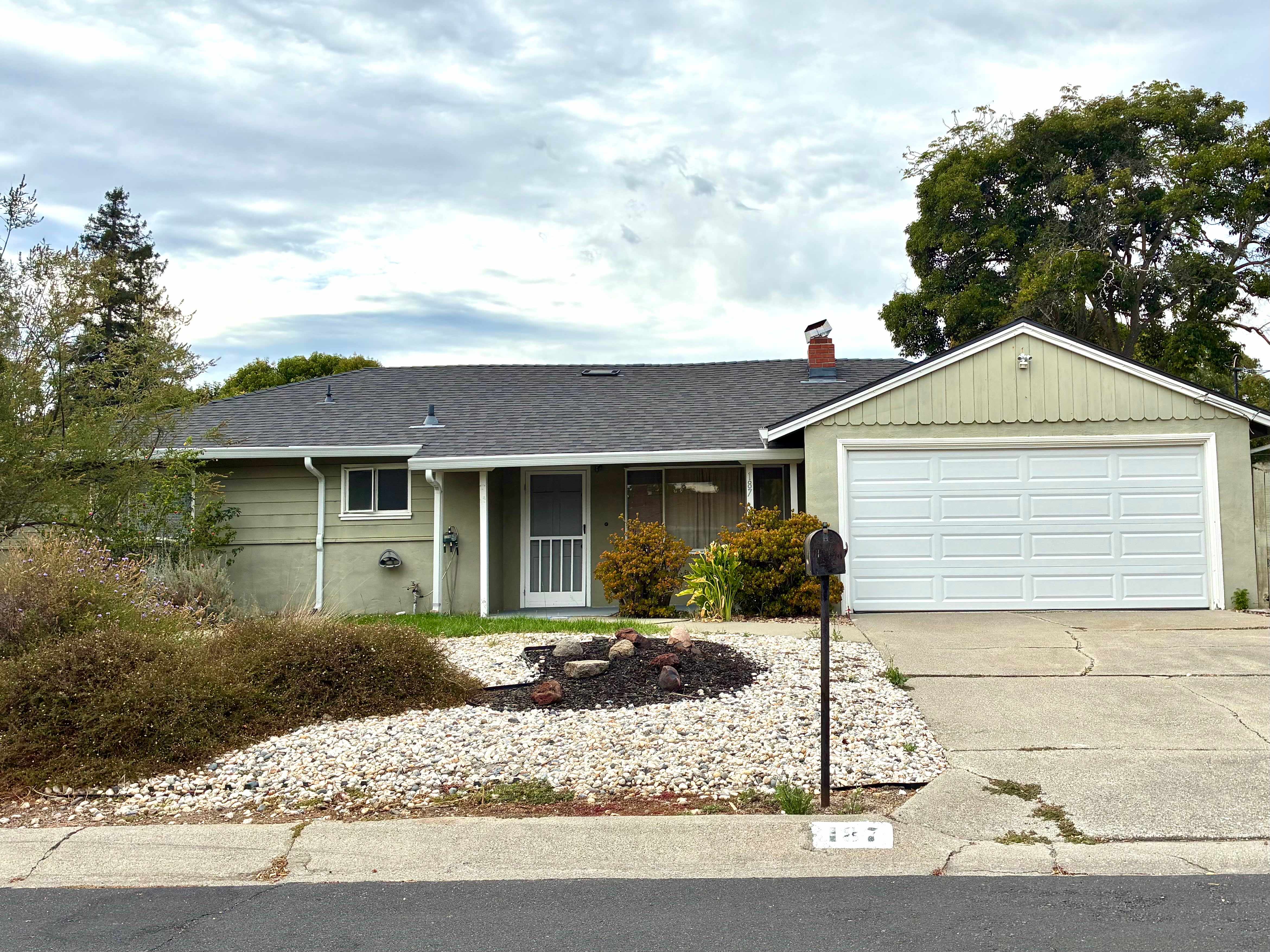 187 Agnes Way – photo 1 of 20