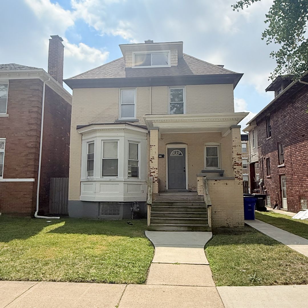 4 Bedroom House with Primary Suite – photo 1