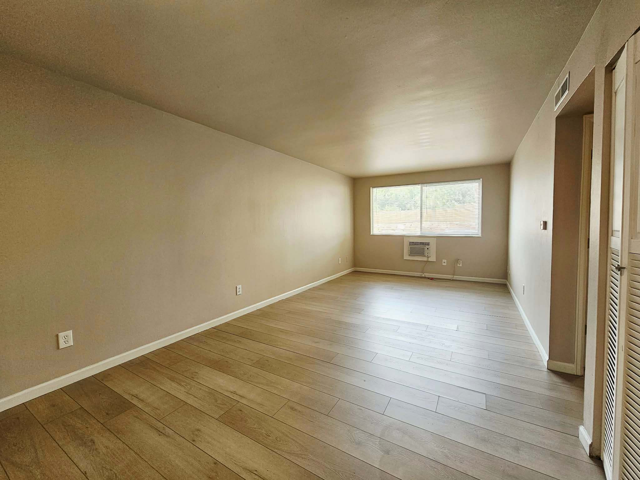 107 University Drive – photo 1