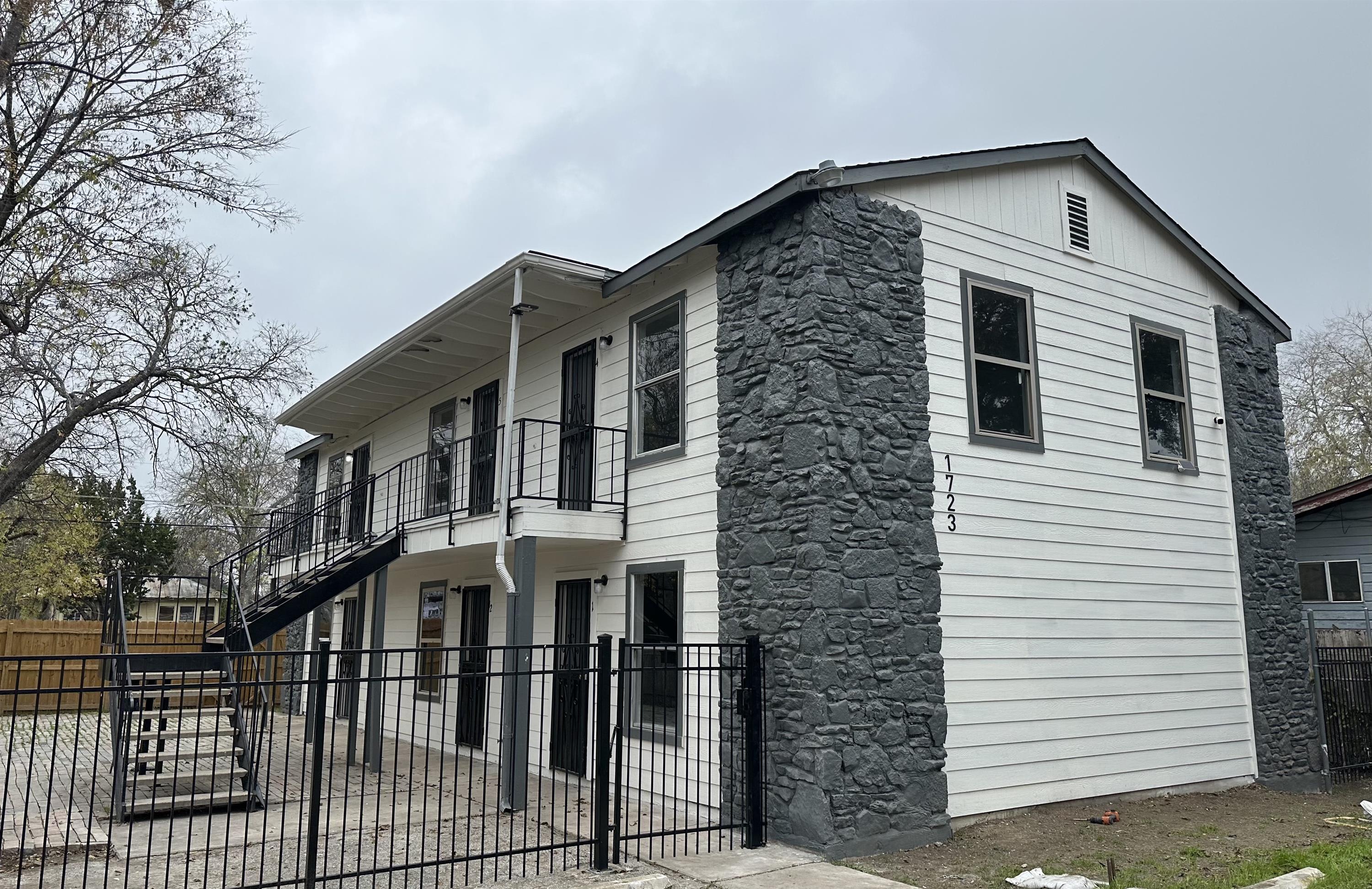 1723 West Mayfield Blvd – photo 1