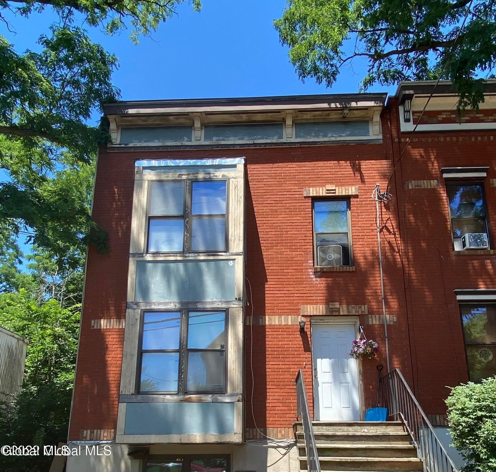 18 1/2 Voorhees Street – photo 1 of 7